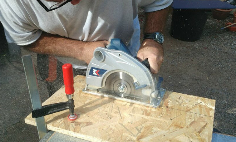 Atelier bois scie circulaire